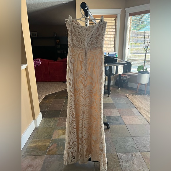 Beautiful strapless prom dress!! Size 3, extra room in the bust area. - Picture 2 of 3